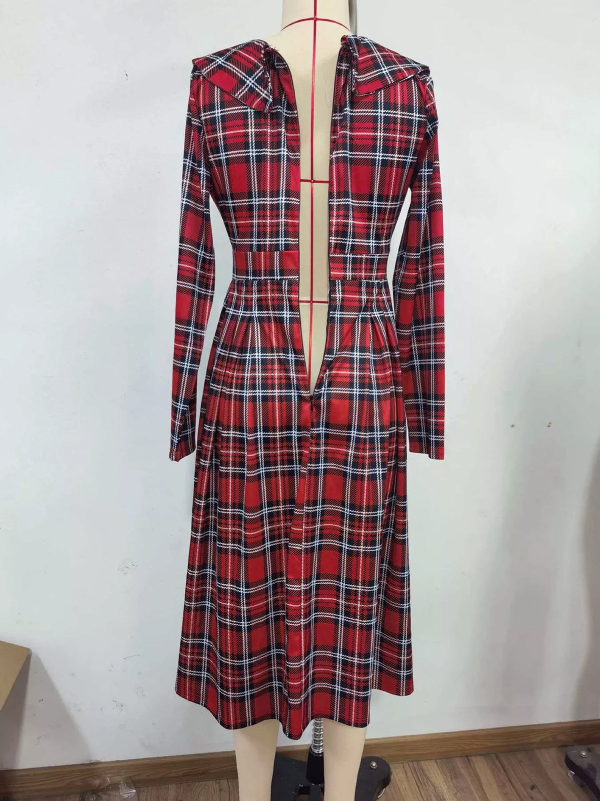 Vintage Plaid Long Sleeve Midi Dress - alternate view 4