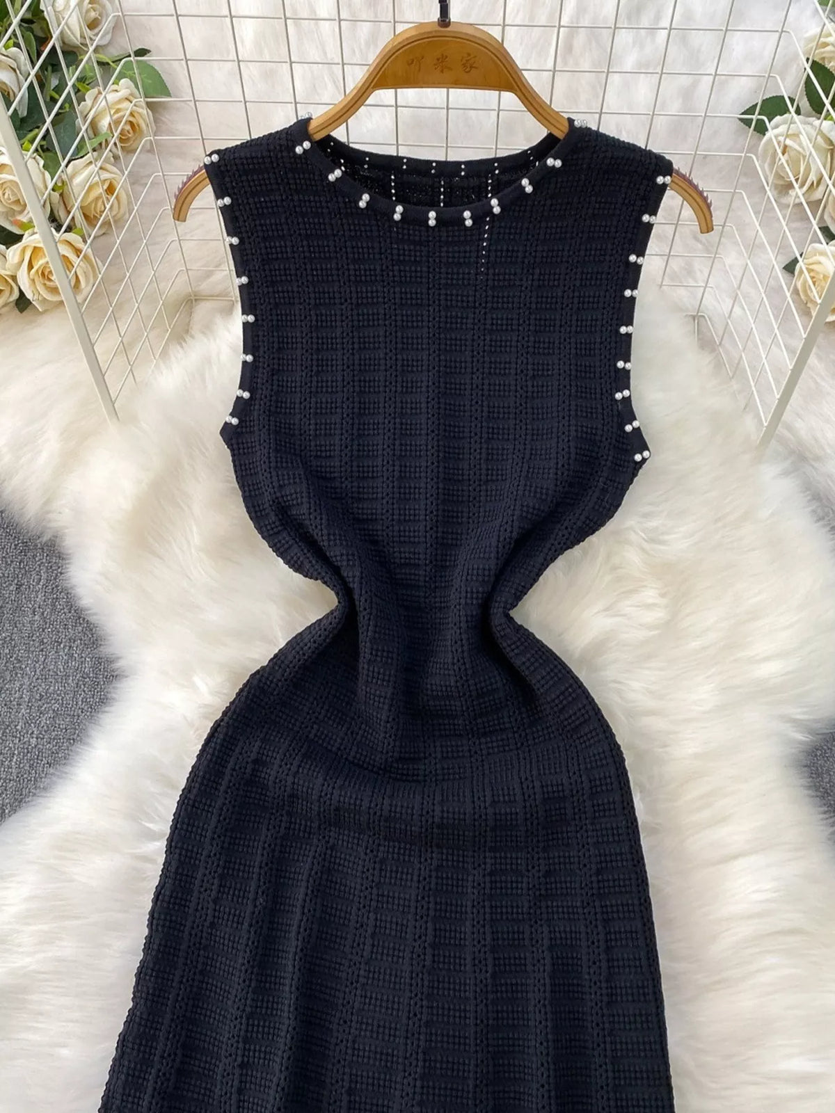 Textured Knit Sleeveless Midi Dress - alternate view 12