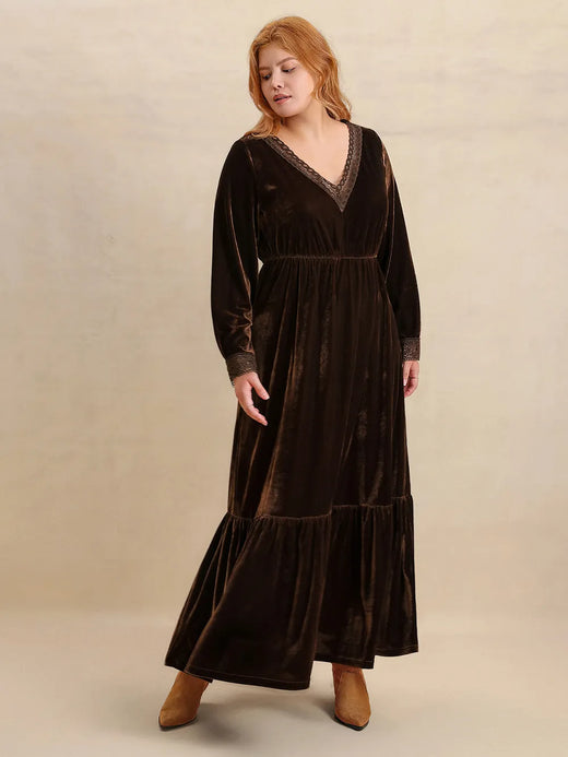 Plus Size Lace Detail V-Neck Long Sleeve Midi Dress - alternate view 6